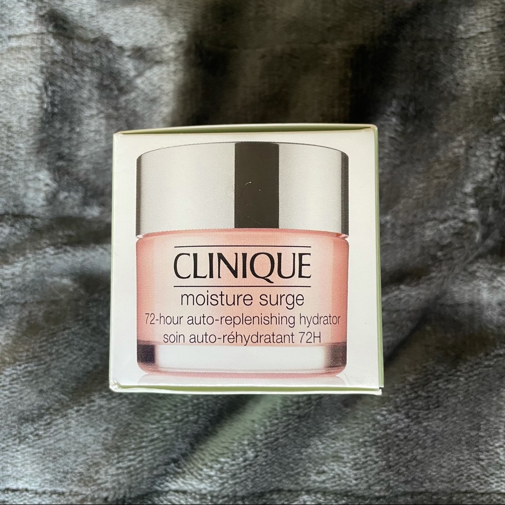 New In Box Clinique's Moisture Surge Intense 72H